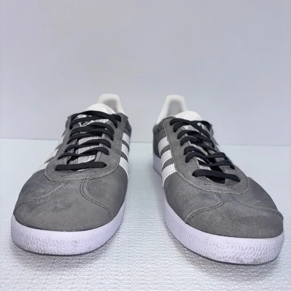 Adidas Gazelle Gray Suede Sneakers White Stripes Men's‎ Size US 8